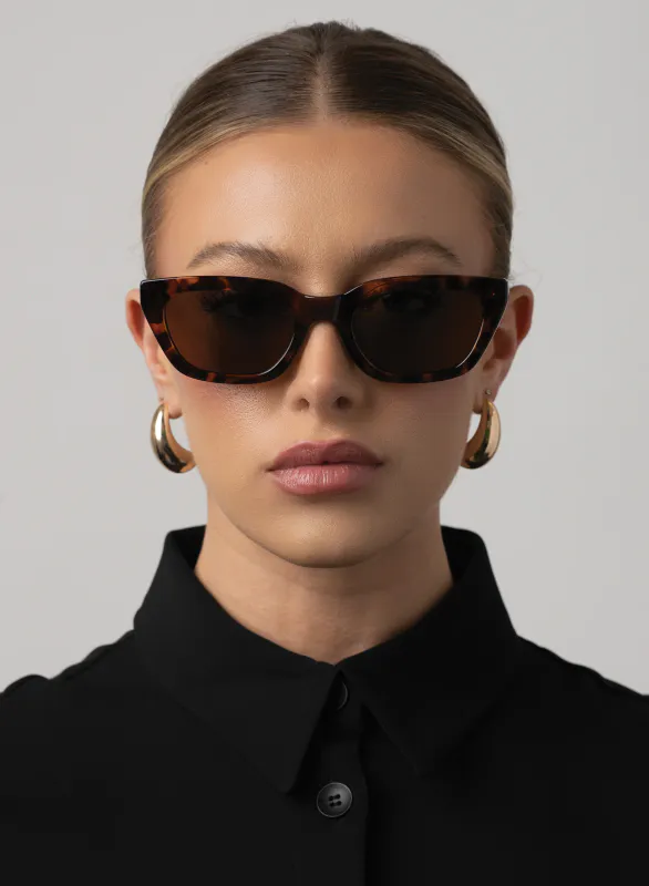 Nove solbriller, tort/brown