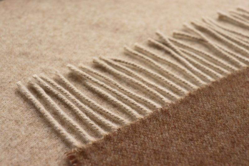 Camel-beige pledd 130x170