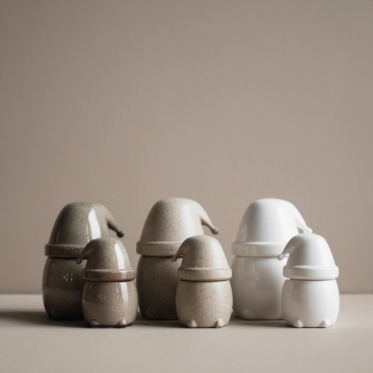 Eating santa large, beige